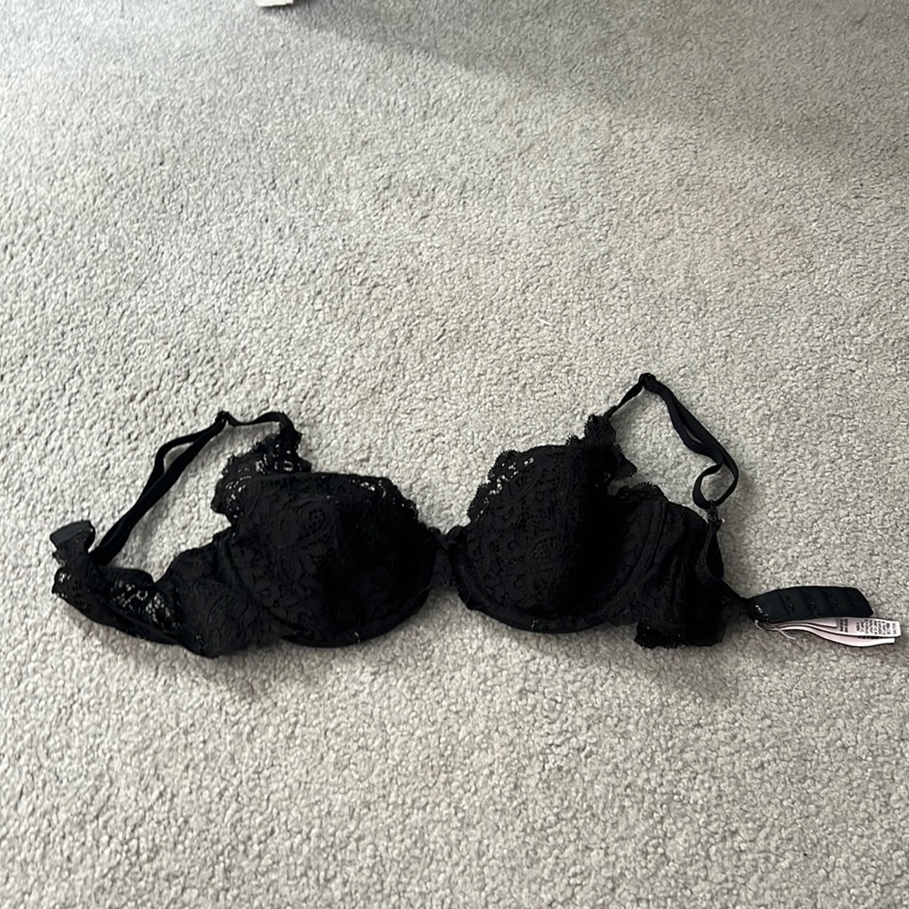 Bra, Black, Lacey, Size 32C, Brand: Victoria Secret